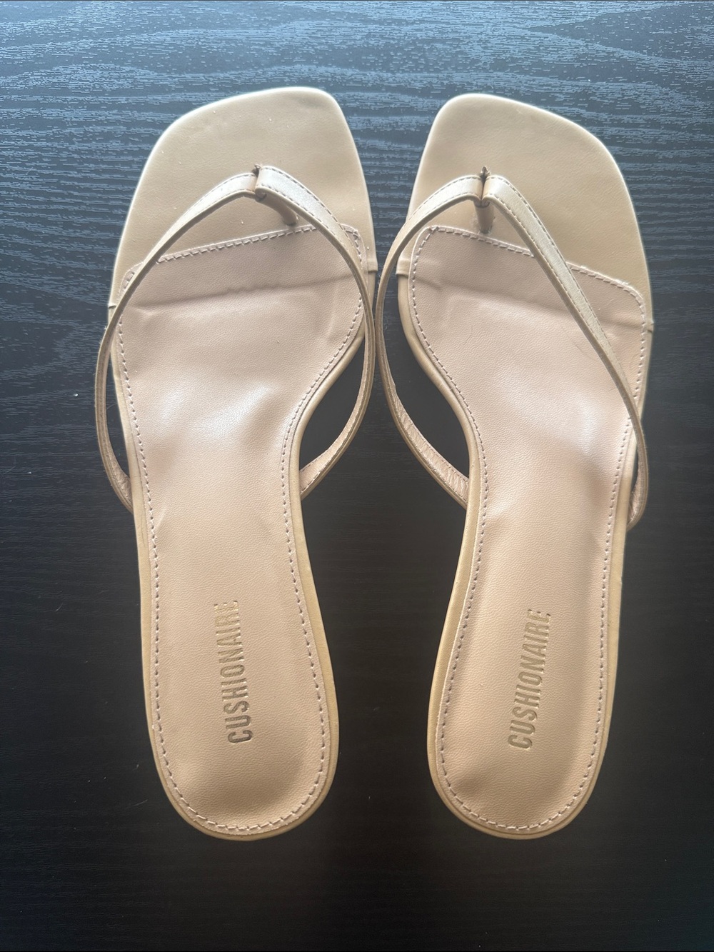 Cushionaire Women's Nude Square-Toe Flip Sandals